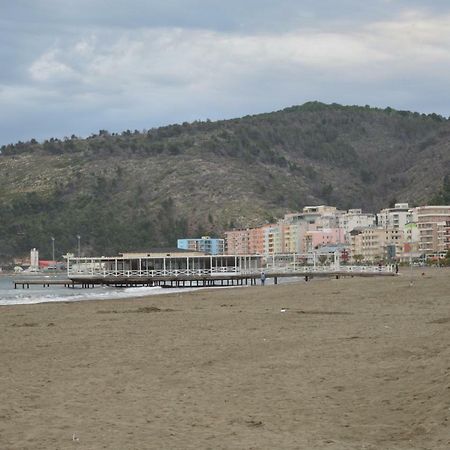 Blini Seaside Apartment Shengjin Bagian luar foto